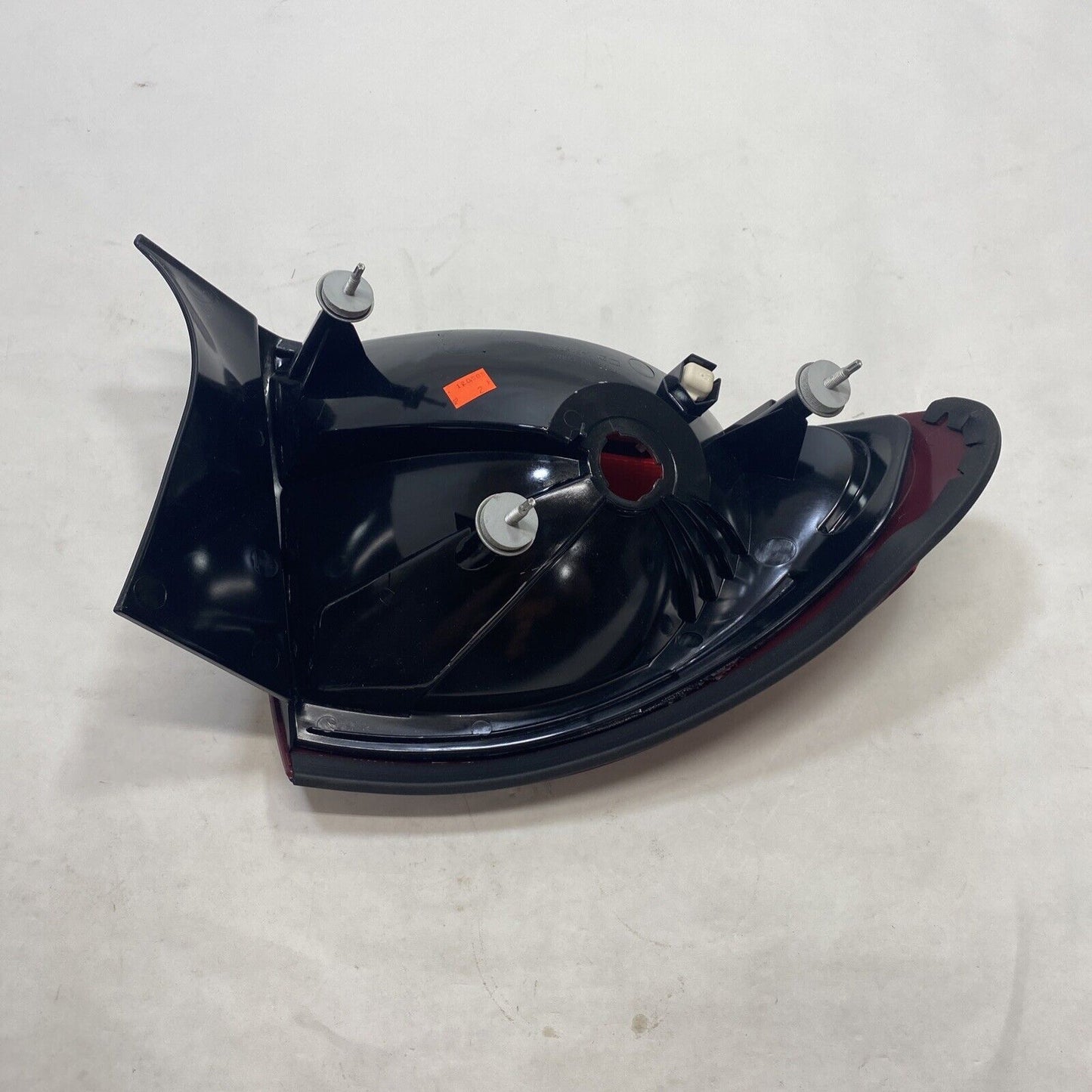 New OEM GM Genuine Tail Light Passenger Side 5976386 (BARB5444 DS1524)