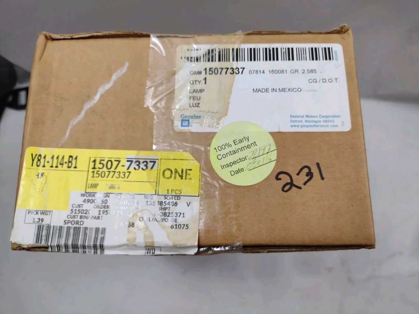 Genuine OEM GM Chevrolet Avalanche 1500 Turn Signal 2002-2006 15077337