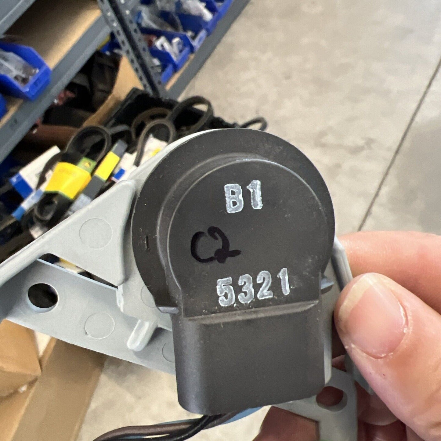 Genuine OEM GM Left Driver Side Tail Lamp Housing Bracket 15840426