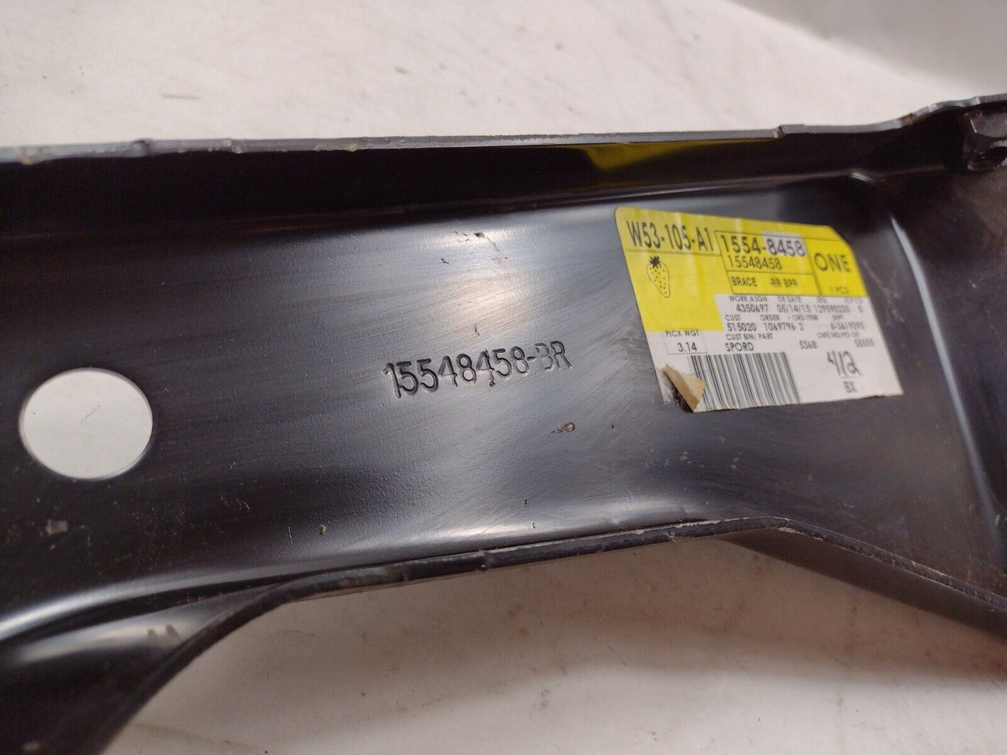 New GM 15548458 Rear Bumper Bracket 1988-99 Chevrolet GMC C/K Truck