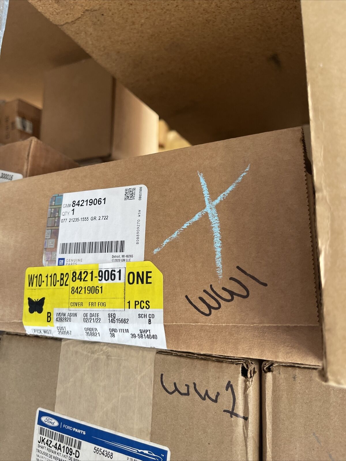 New OEM Genuine GM 19-22 Driver Side Fog Lamp Opening Cover Black 84219061