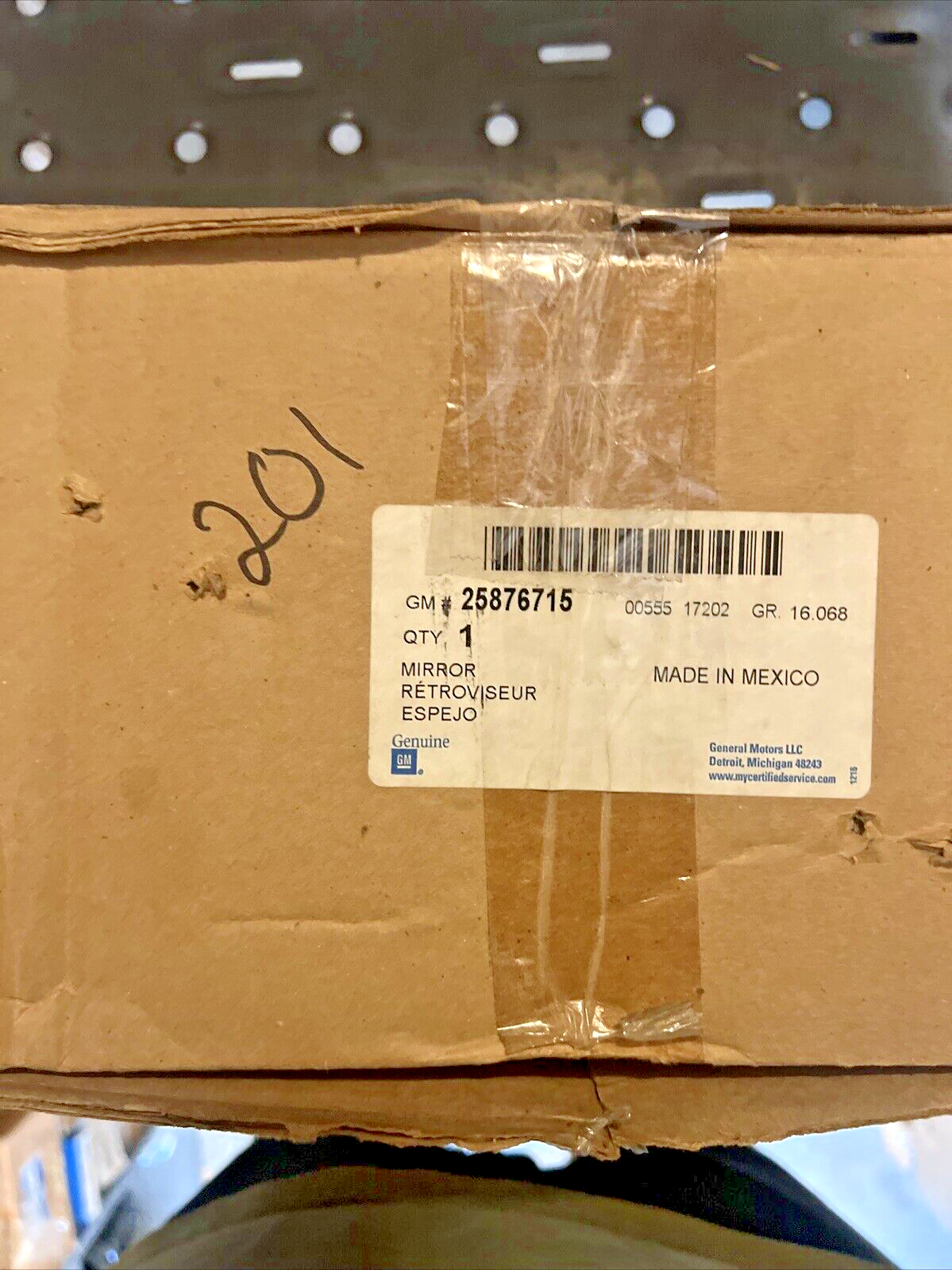 Genuine OEM GM Sierra Silverado Right Side Mirror NEW 1999-07 25876715