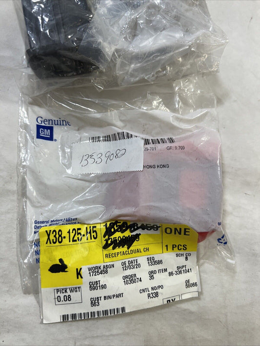 Genuine OEM GM Chevrolet Buick USB Interface Socket Jack 2013-2024 13539082