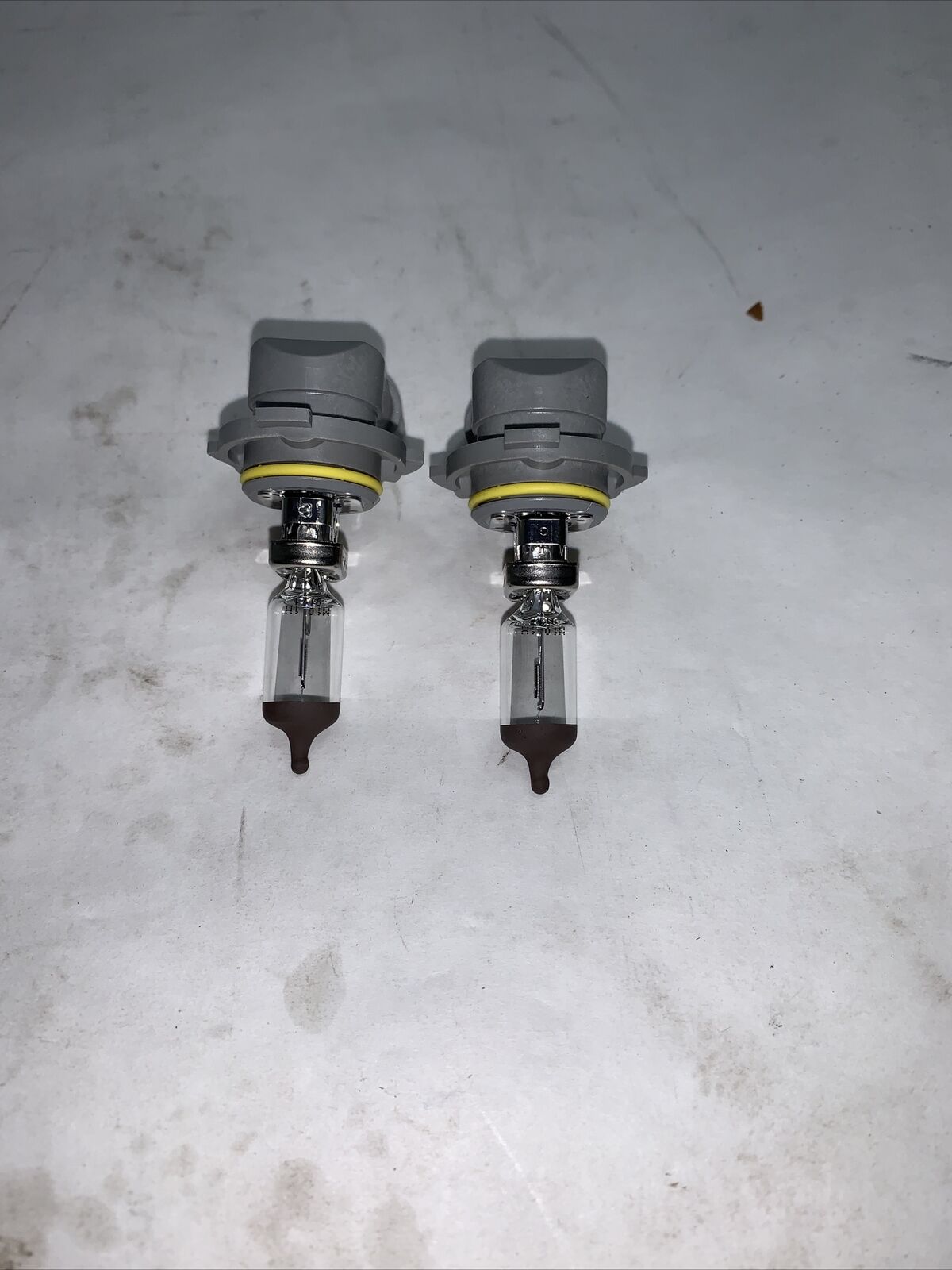 New OEM GM NOS Light Bulbs Set OF 2 89024715