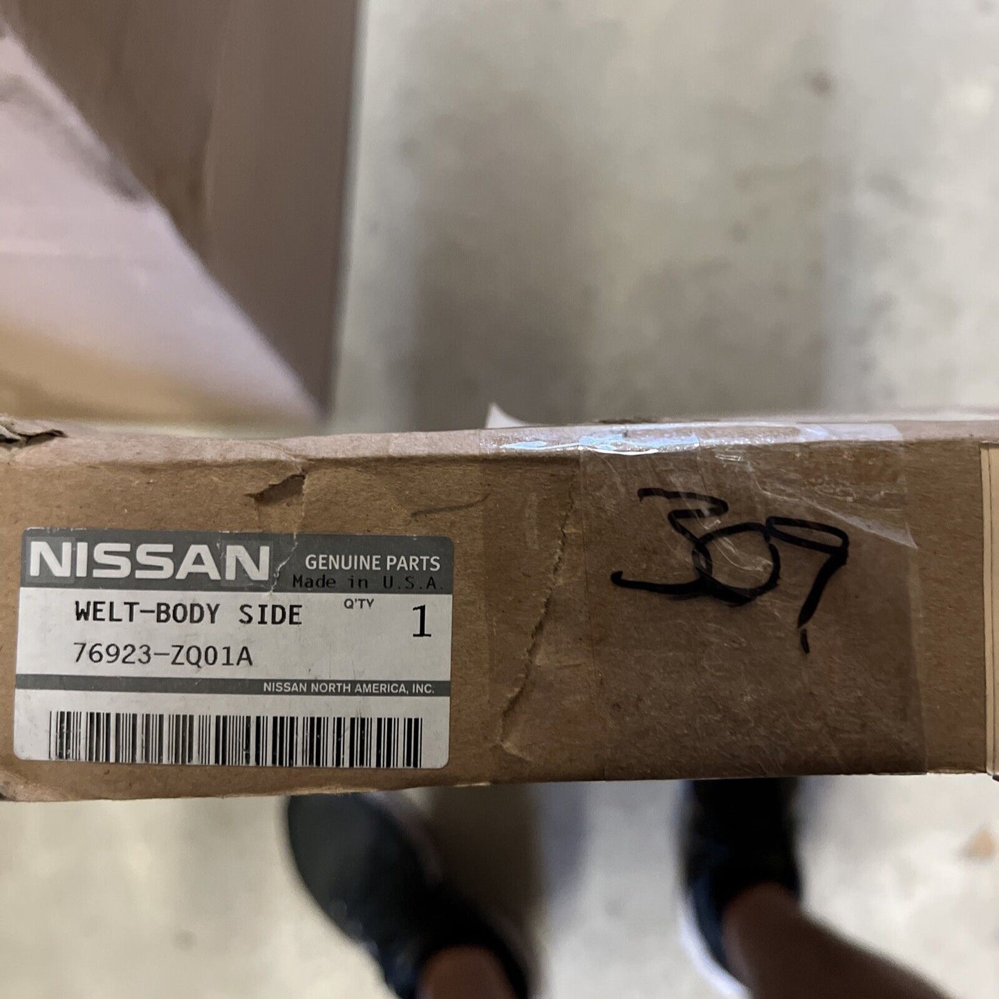 New OEM Nissan/INFINITI Rear Passenger Door Seal 10-15  76923-ZQ01A