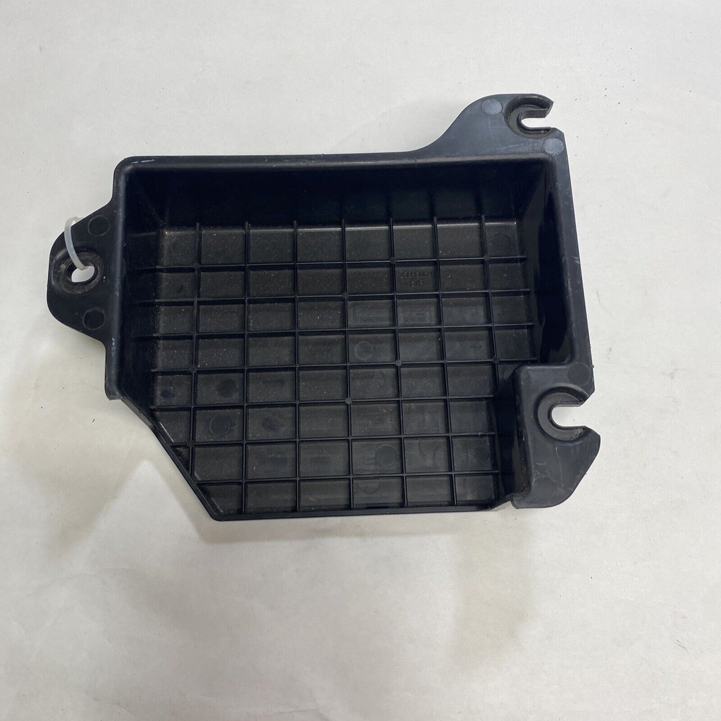 New OEM GM Diagnostic Unit Fuse Relay Cover 25898069