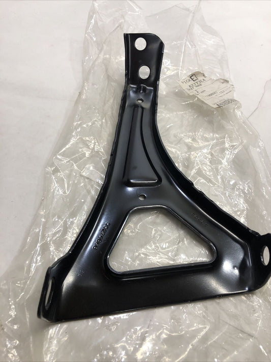 New OEM Mopar Passenger side Bumper Mounting Bracket 2015-16 55274868