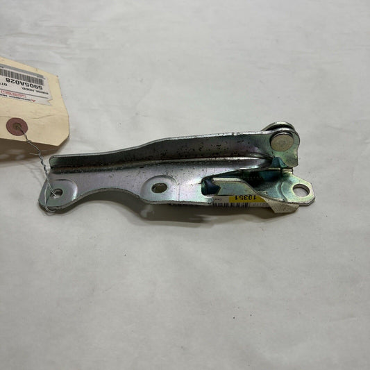 New OEM Genuine Mopar Sebring 01-05 Right Side Hood Hinge 5905A028 Mitsubishi