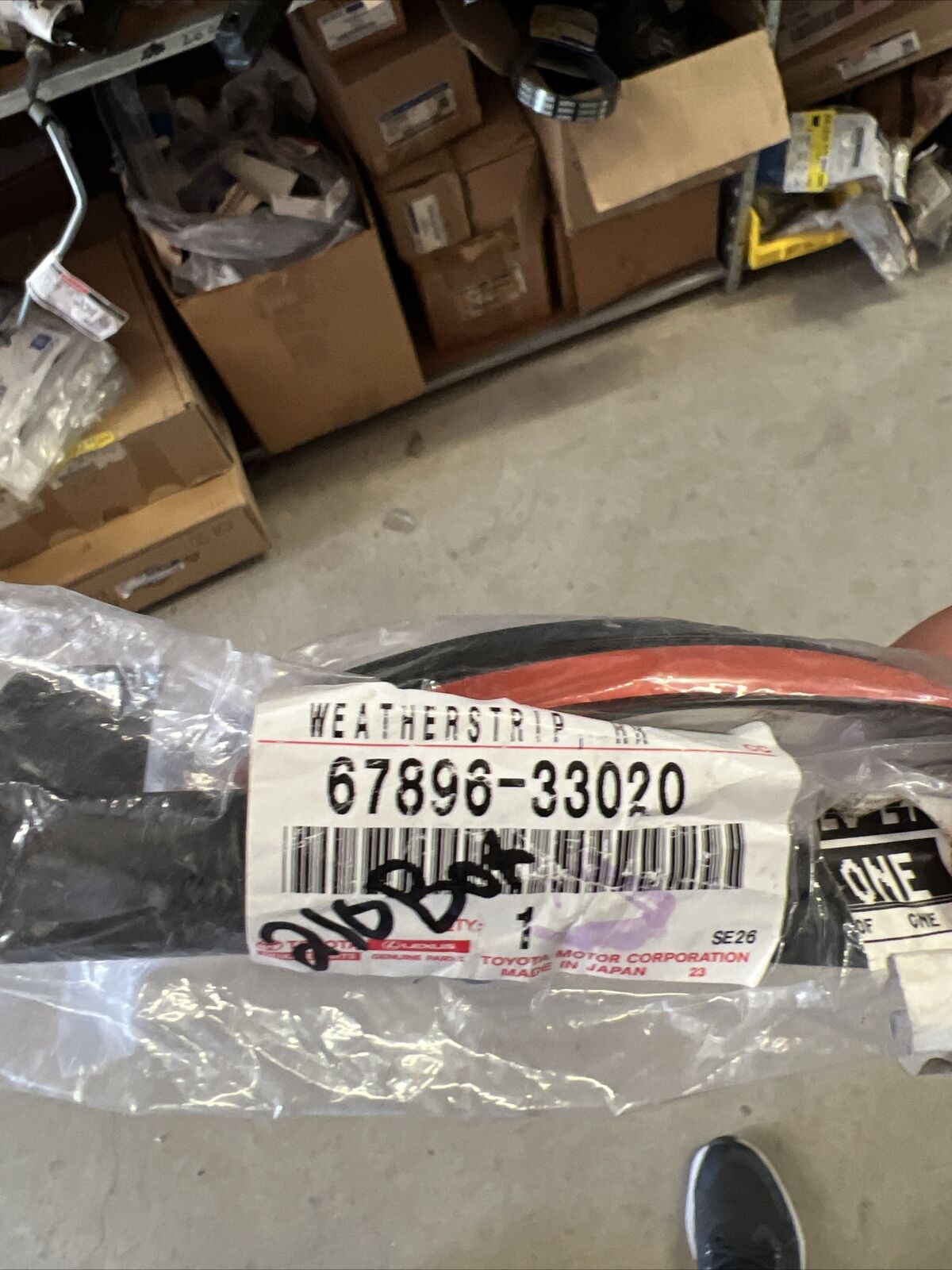 New Genuine OEM Toyota Weatherstrip, rear door, no.3 lh 6789633020