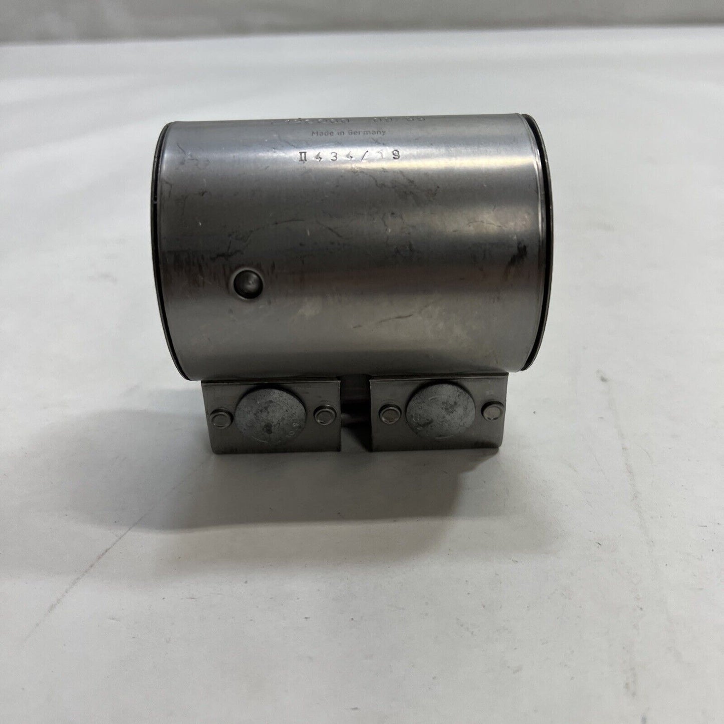 New OEM GM General Motors Center Clamp 13278370