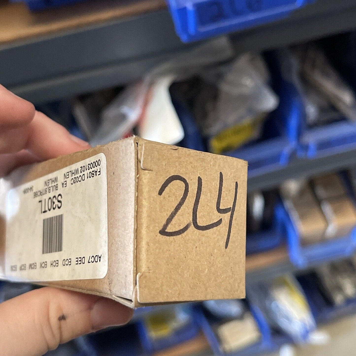 New OEM Genuine Replacement For Whelen Engineering Lamp 01046128100H