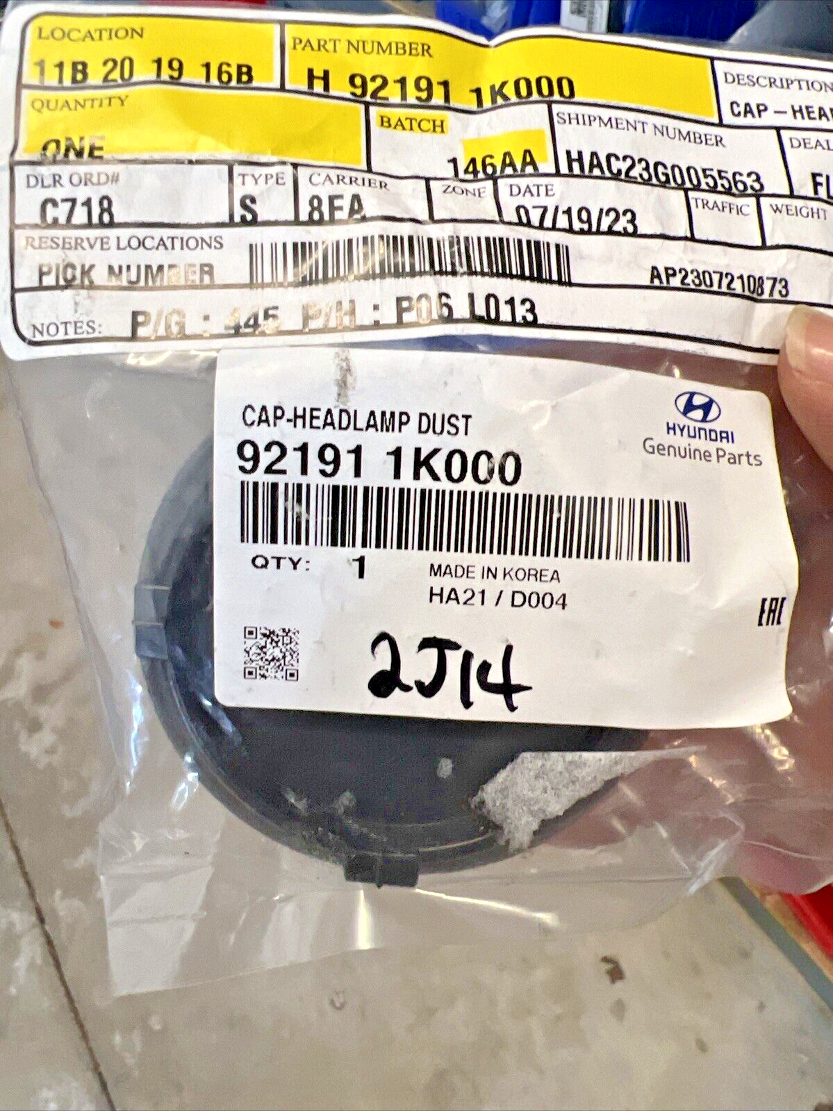 Genuine OEM Hyundai Elantra Head Light Lamp Dust Cap Cover 2011-2017 921911K000