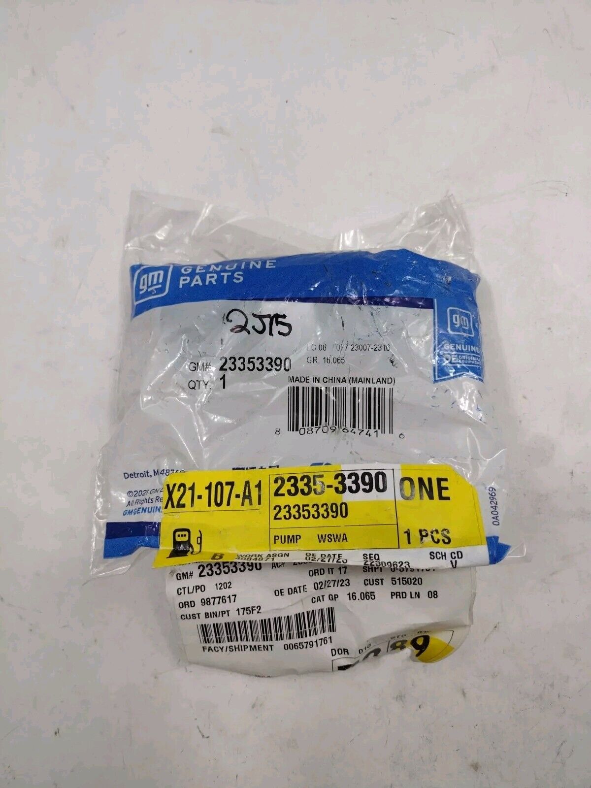 Genuine OEM GM Cadillac Escalade Windshield Washer Pump 2015-2020 23353390