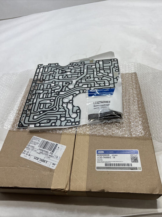 New OEM Genuine Ford Auto Transmission Valve Body Separator Plate LC3Z7A008E
