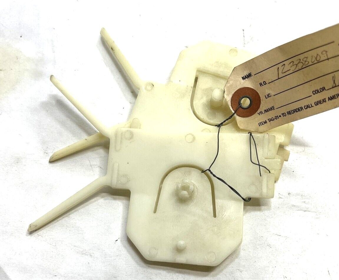 New OEM GM Quarter Molding Clip Rear 12338009