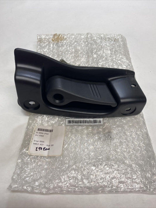 New OEM Nissan Frontier Exterior Door Handle Right 2010-19 82606-ZP50C