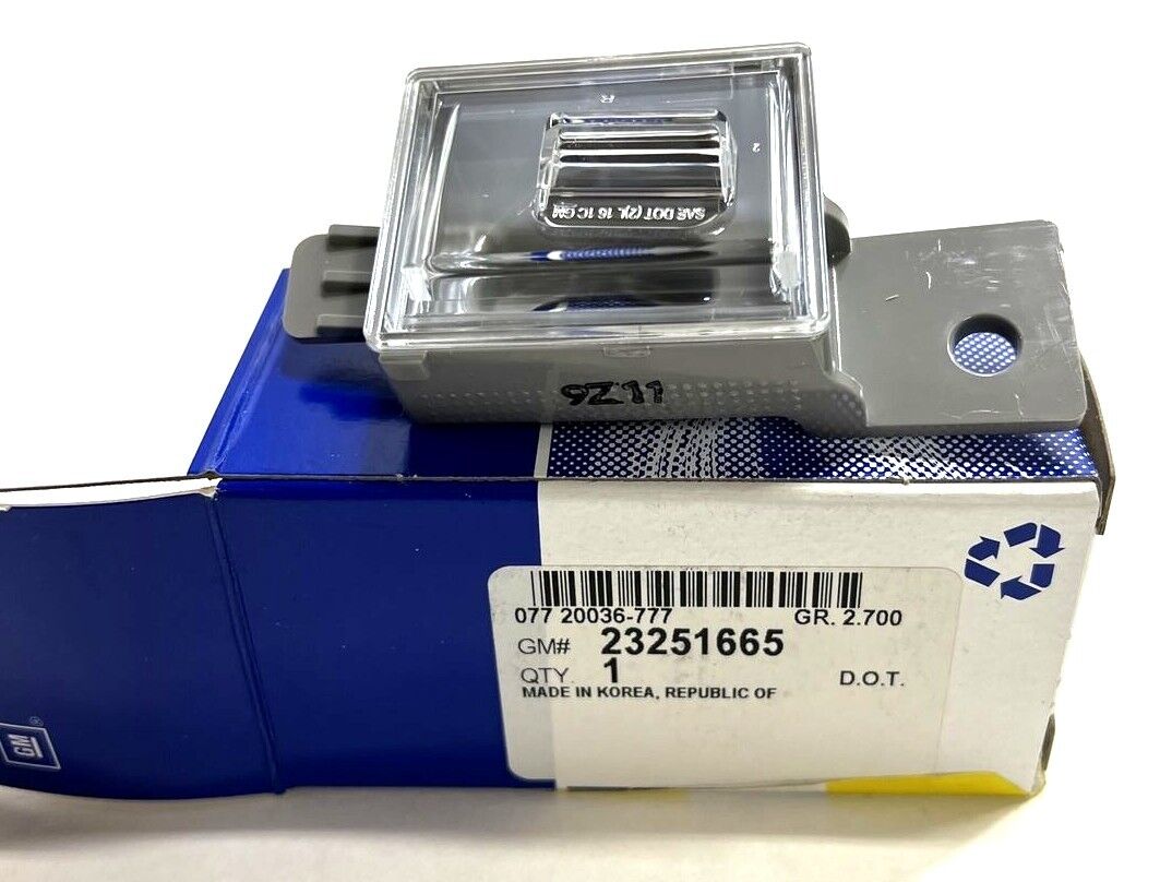 New OEM GM Chevy Silverado Colorado License Plate Lamp 2014-21 23251665