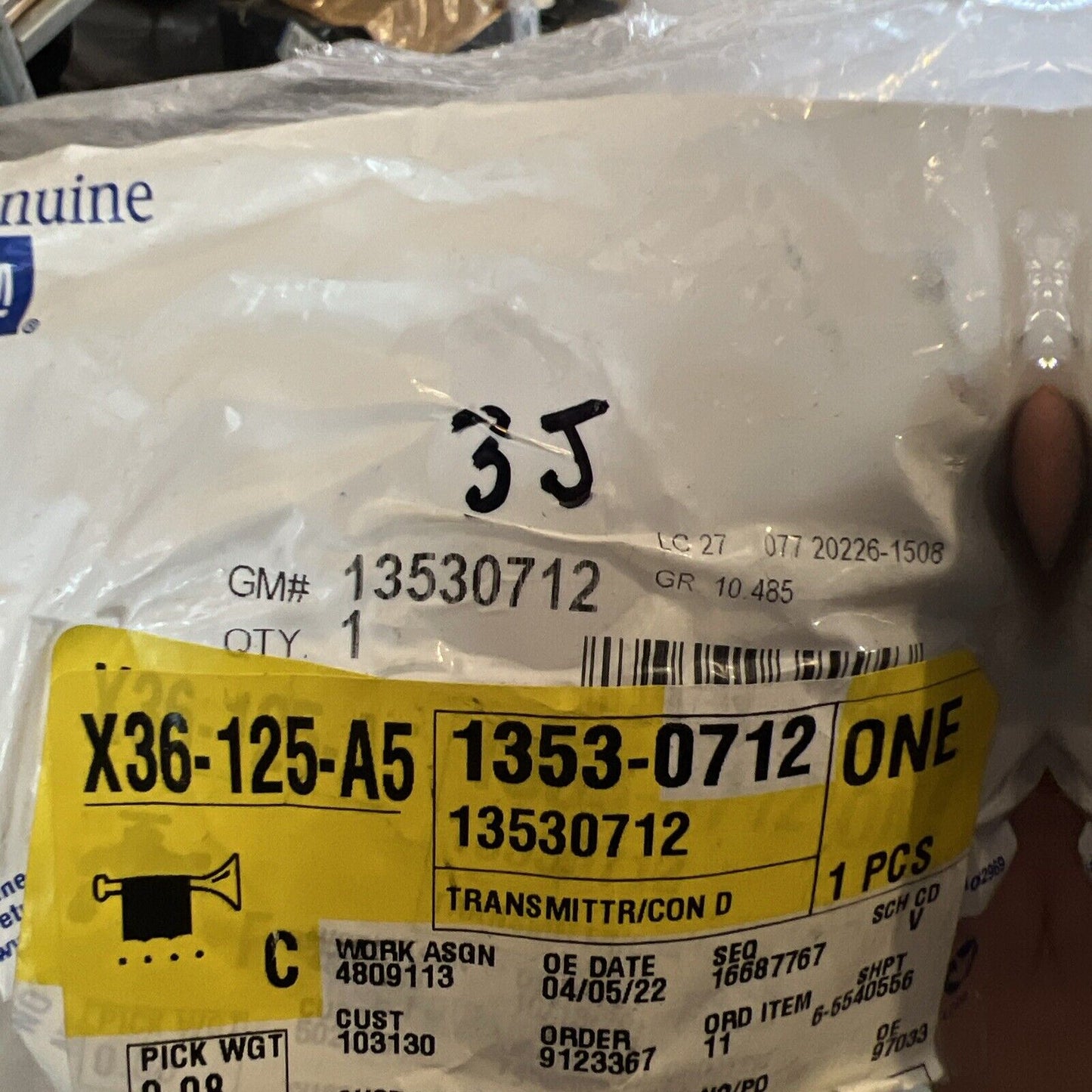 Genuine OEM GM Remote Control Door Lock And Theft Deterrent Transmitter 13530712