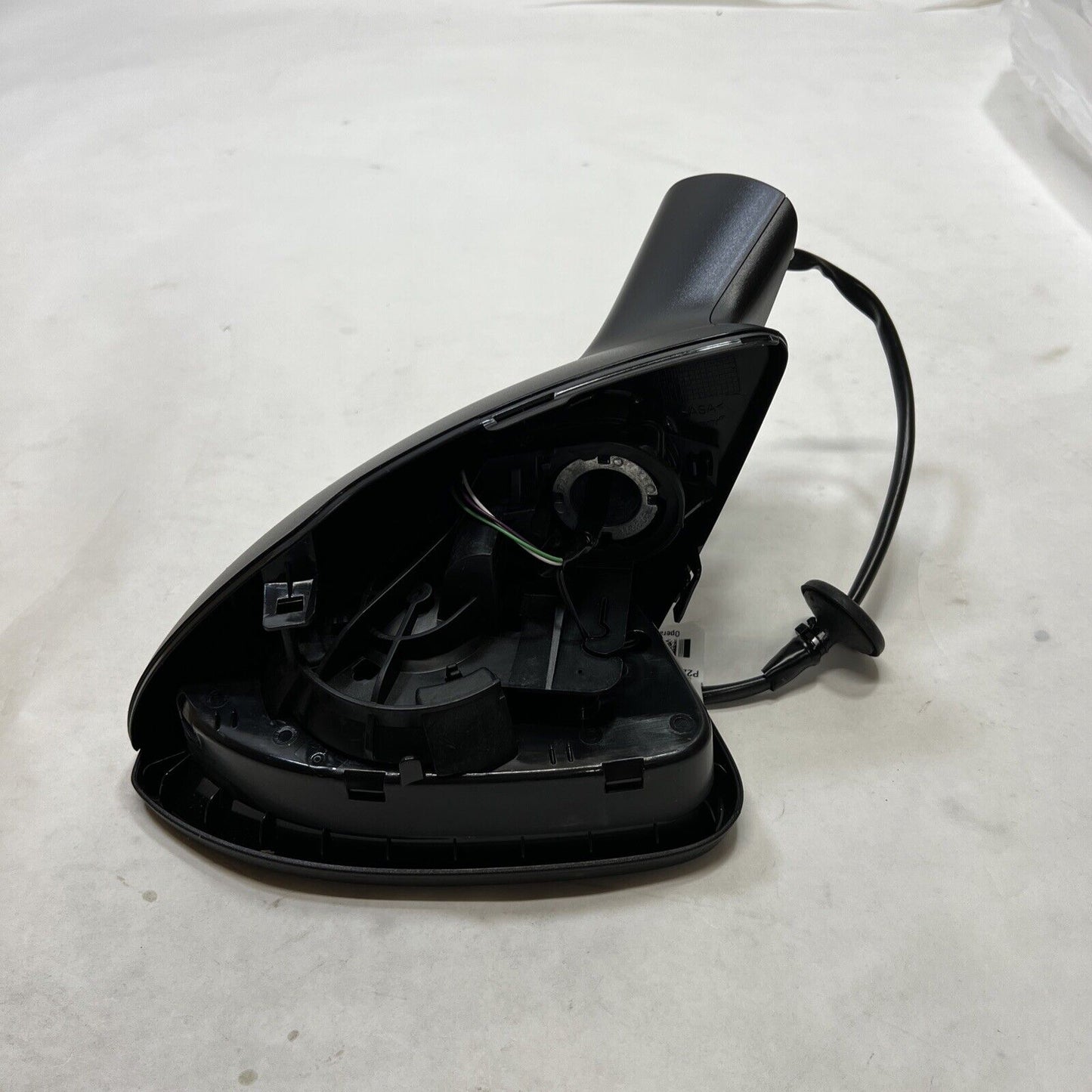 New OEM GM Chevy 2016-2019 Cruze LT LS LTZ Driver Side 39125815