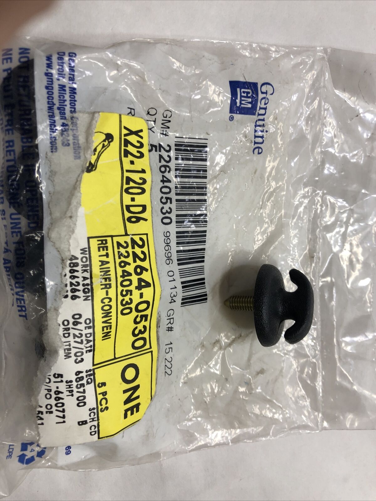 1 Single* GM OEM Trunk Lid-Cargo Net Clip 95-05 22640530