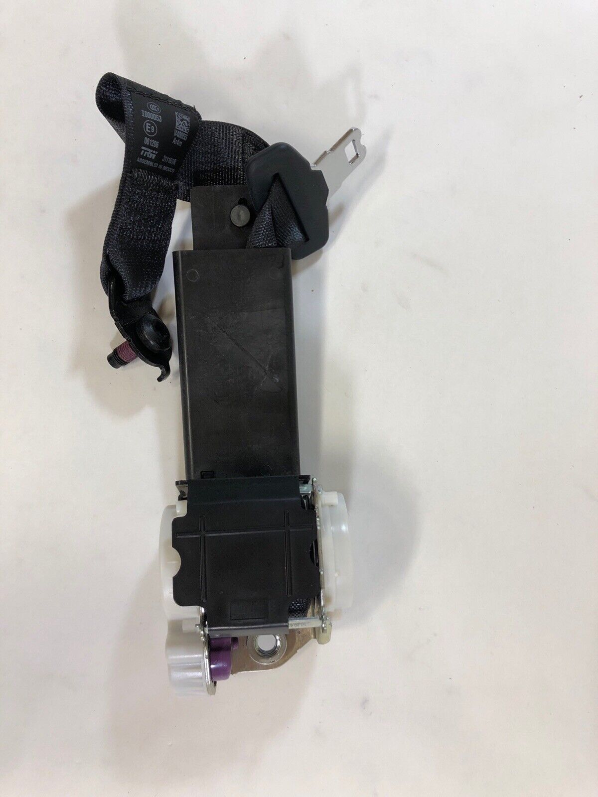 New OEM Mopar Seat Belt Center 2nd Row CBA0S231AA