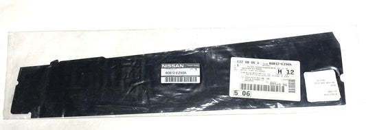 New OEM Nissan 2016-18 Titan XD Front Door Applique Window Trim Right 80812EZ90A