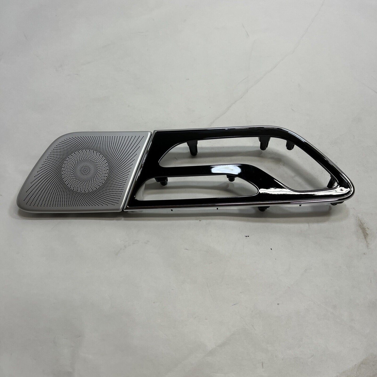 New OEM Lincoln Navigator Door Trim Applique Driver Side 2019-20 JL7Z78275A37DB