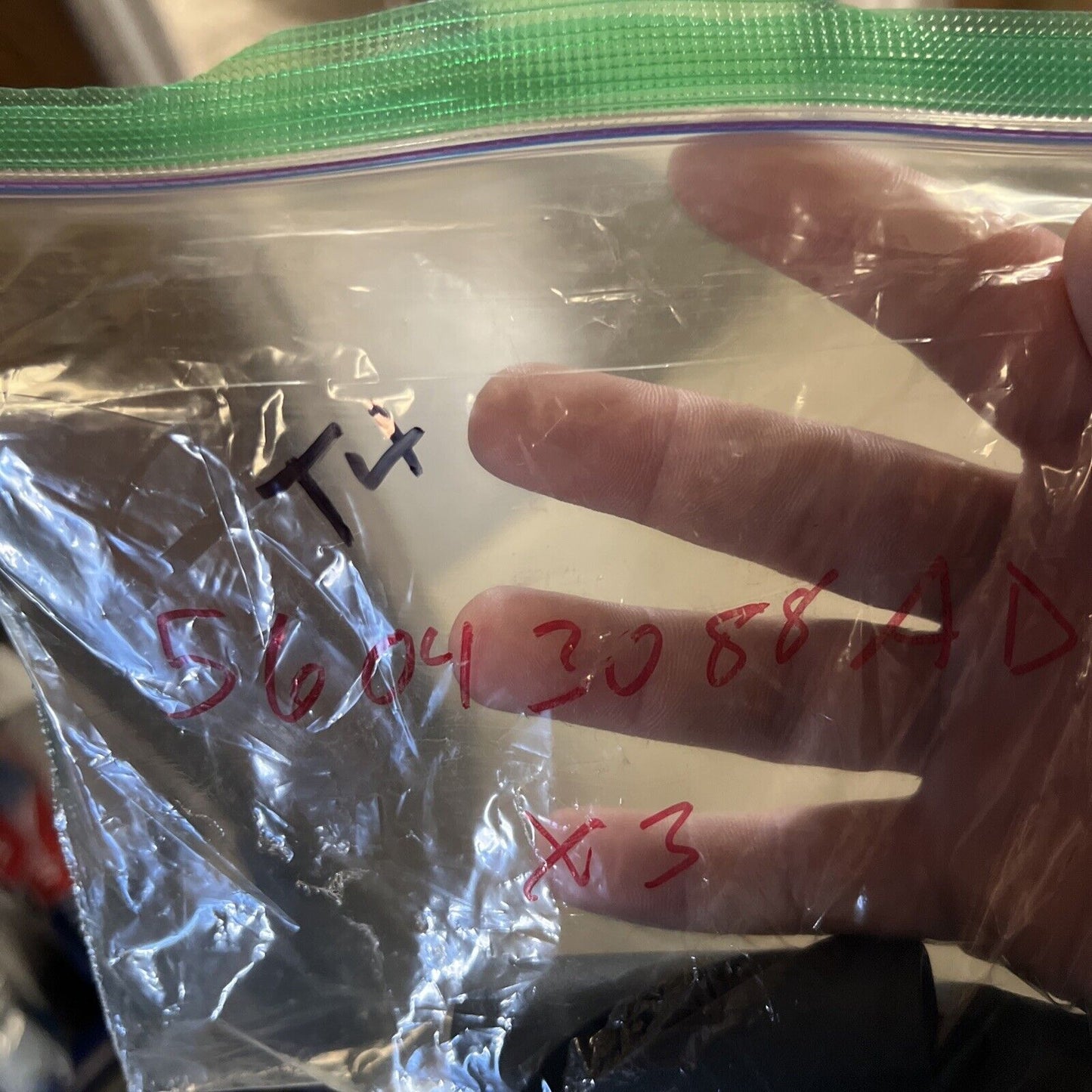 New OEM Genuine Mopar Ram 2500 2002-2009 Antenna Adapter 56043088AD