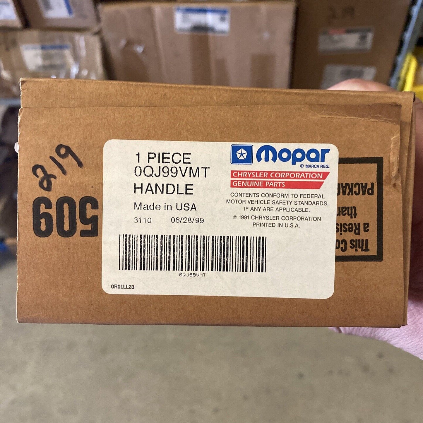 New OEM Mopar Left Sliding Door Handle QJ99VMT