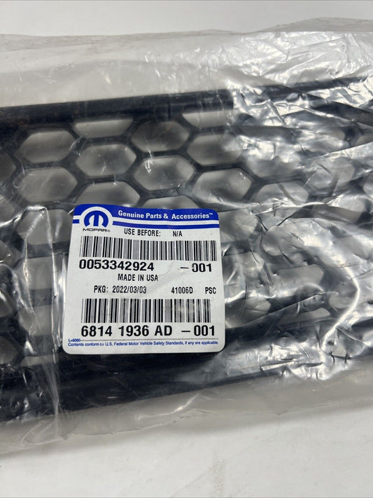Genuine OEM Mopar Jeep Grand Cherokee Front Bumper Lower Grille 14-16 68141936AD