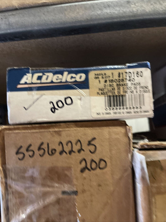 New OEM Genuine GM ACDelco 17D160 Disc Brake Pad Set 18028740