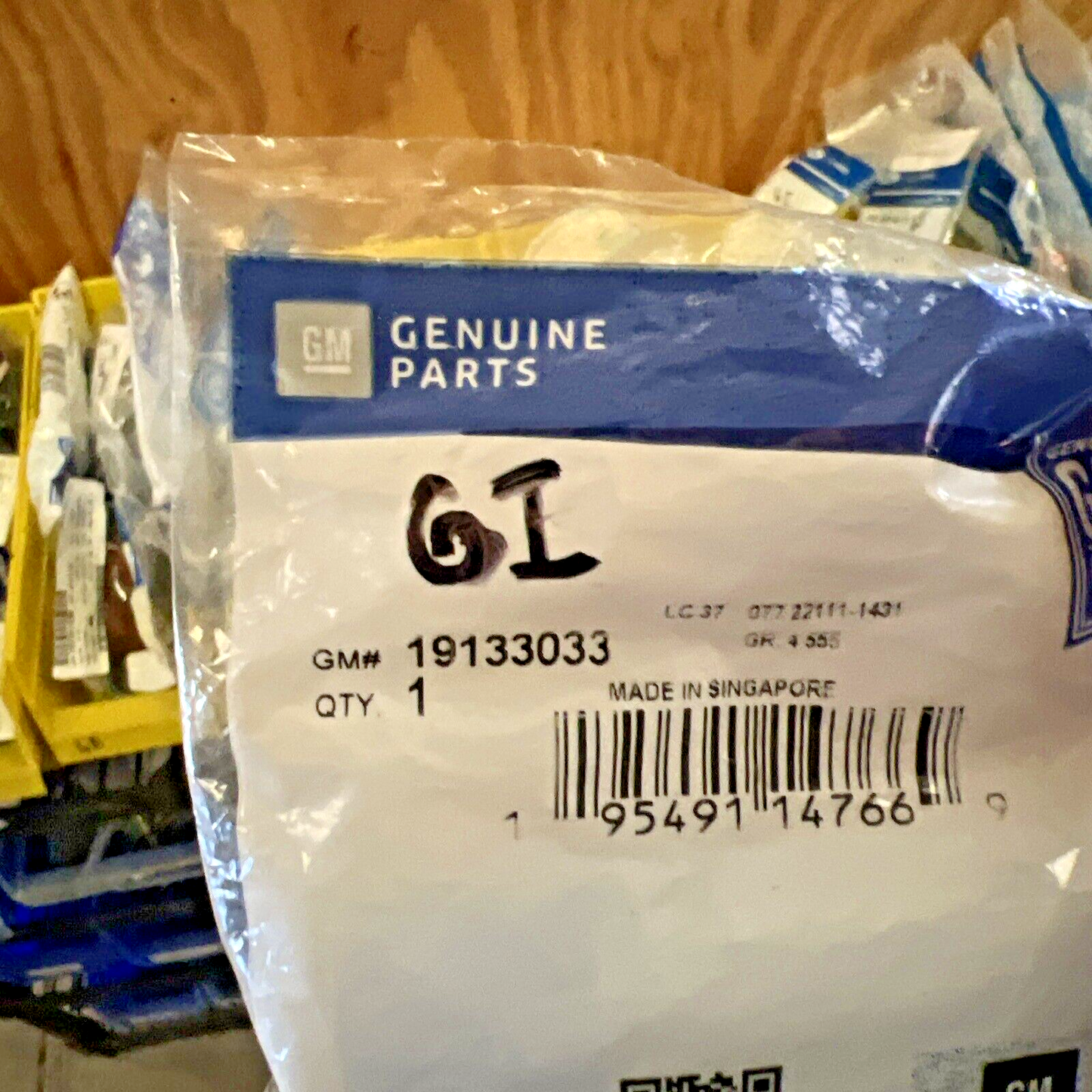 Genuine OEM GM High Low Shifter Pad 19133033