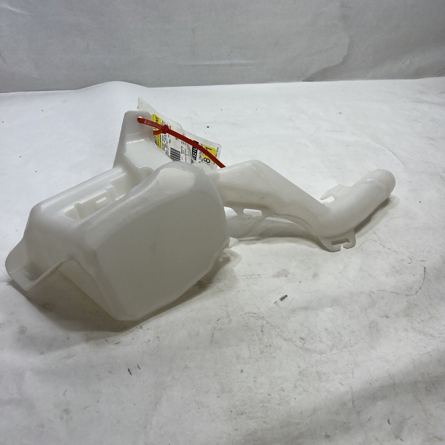 New OEM Genuine GM Equinox 2017 Windshield Washer Fluid Reservoir 84052133