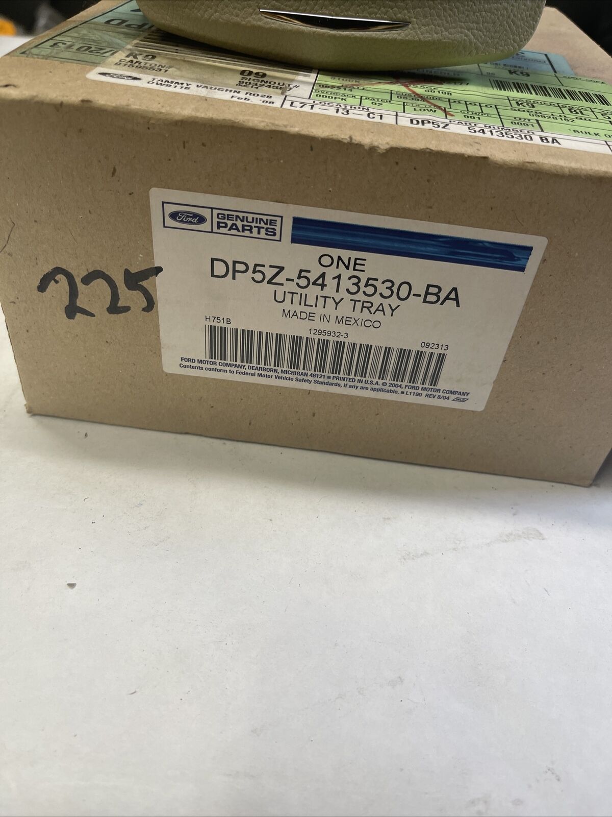 New Genuine OEM Ford MKZ 2013-2016 Tray Utility dp5z5413530ba