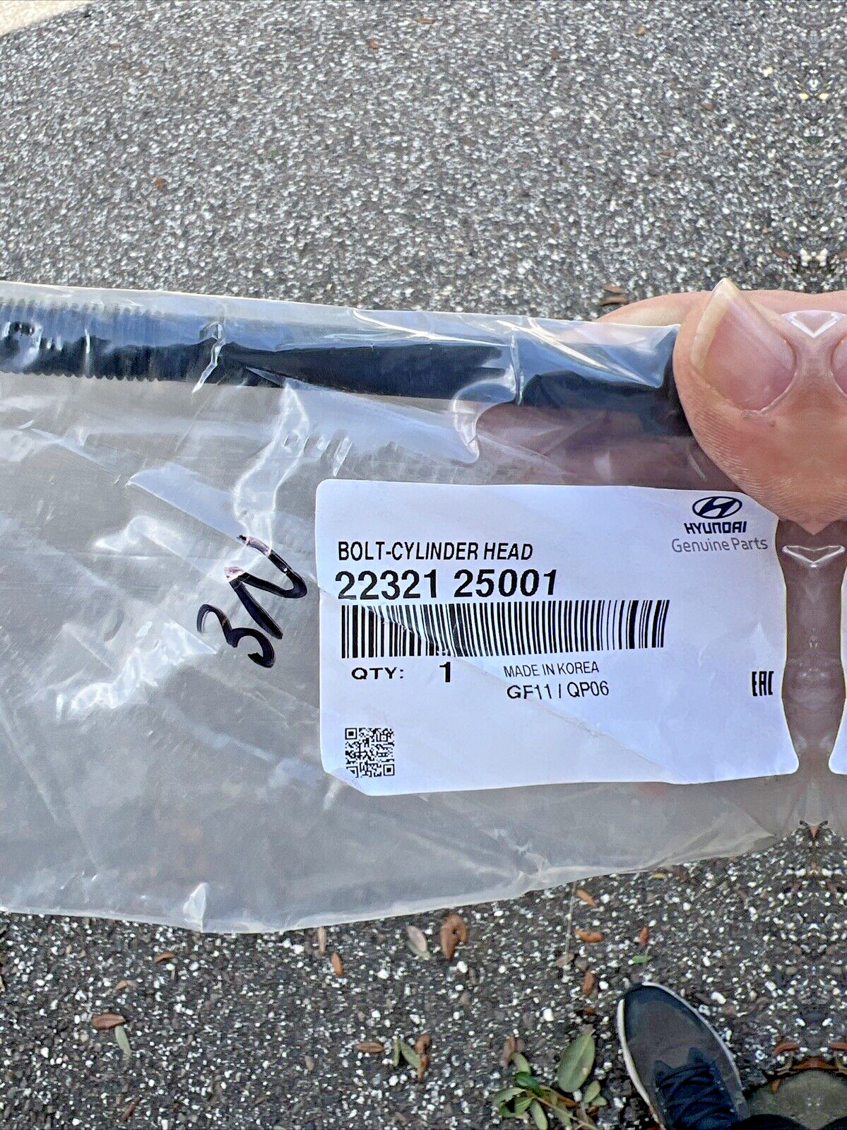 Genuine OEM Hyundai Sonata Tucson Engine Cylinder Head Bolt 2010-2015 2232125001