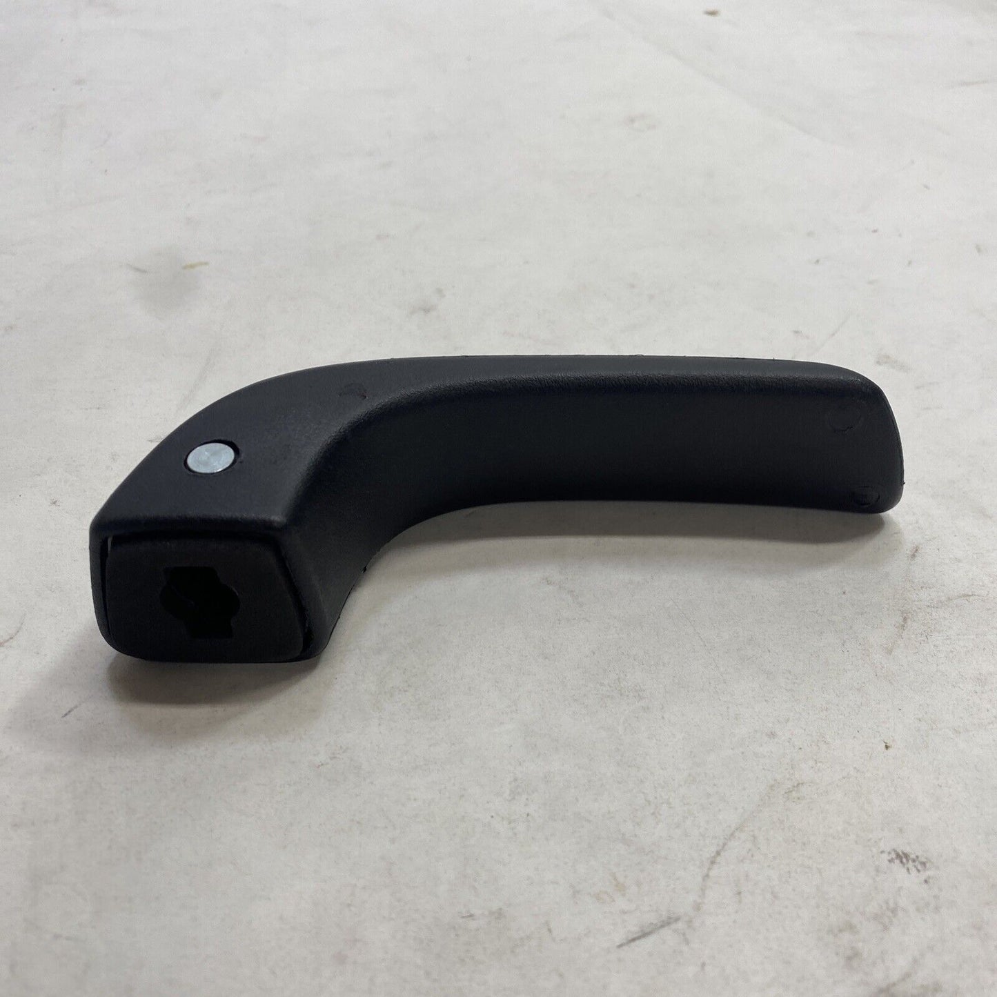 New OEM General Motors Front Interior Door Handle 15936892