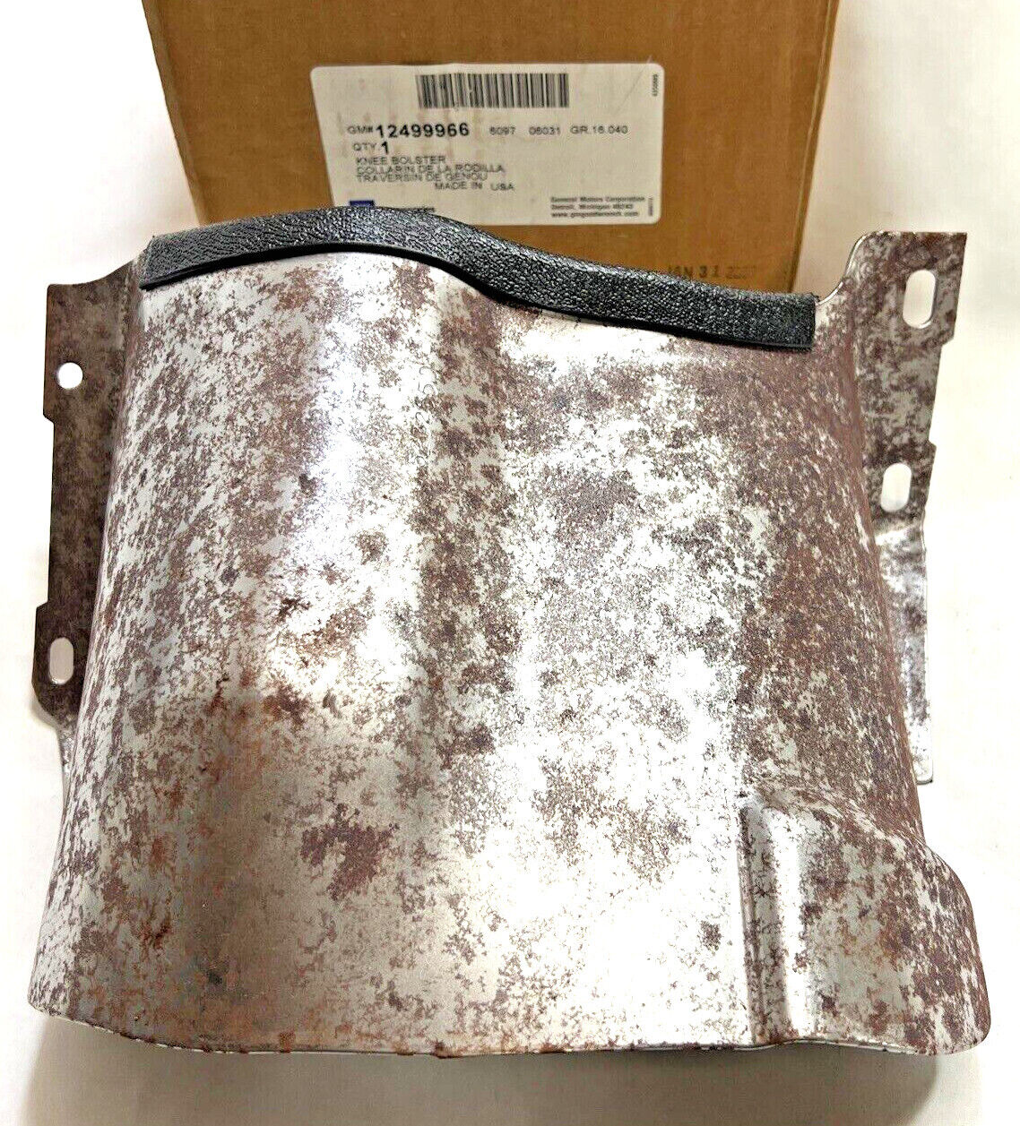 New OEM GM Silverado Sierra 1999-04 Dashboard Driver Knee Bolster Panel 12499966