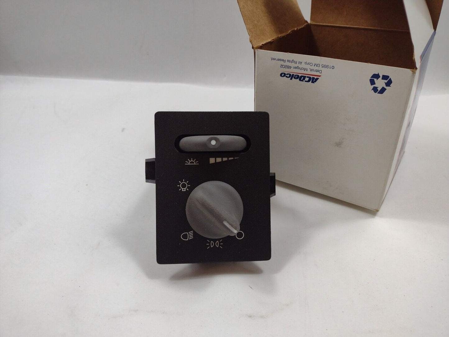 Acdelco GM Original Equipment D1500G / 10409579 GM SWITCH