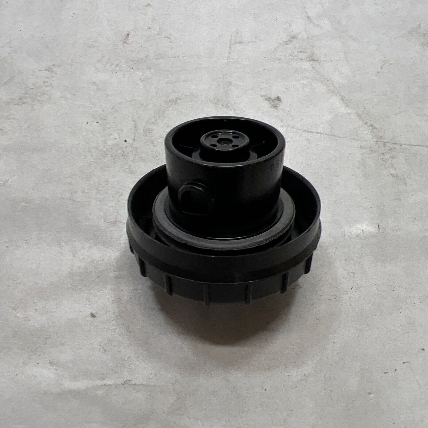 NEW Type Fuel Cap For Gas Tank CADILLAC / CHEVROLET / GMC Stant 10836