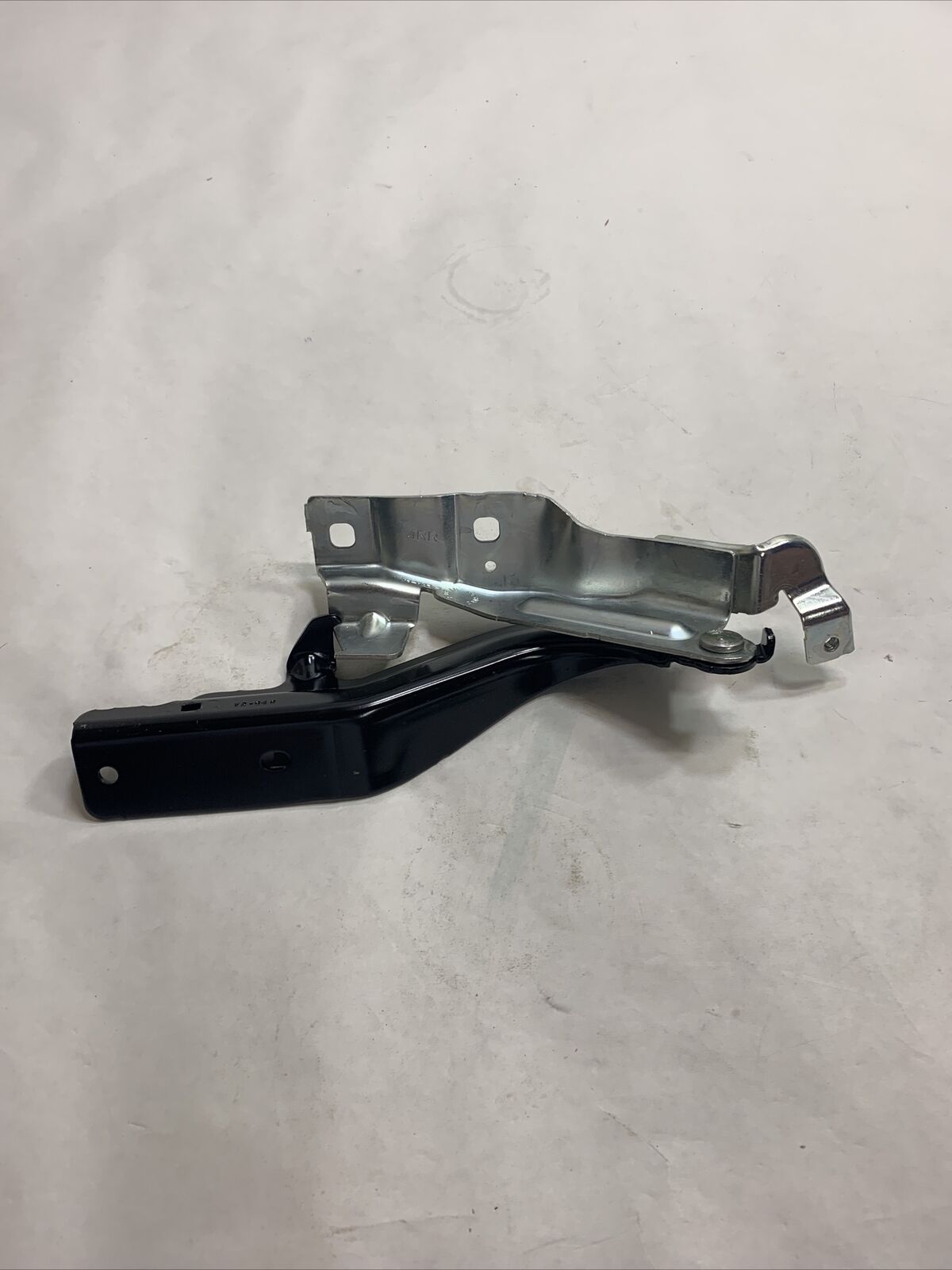 New OEM Nissan Maxima Hood Hinge Right Passenger Side 2016-2017 654004RA0A