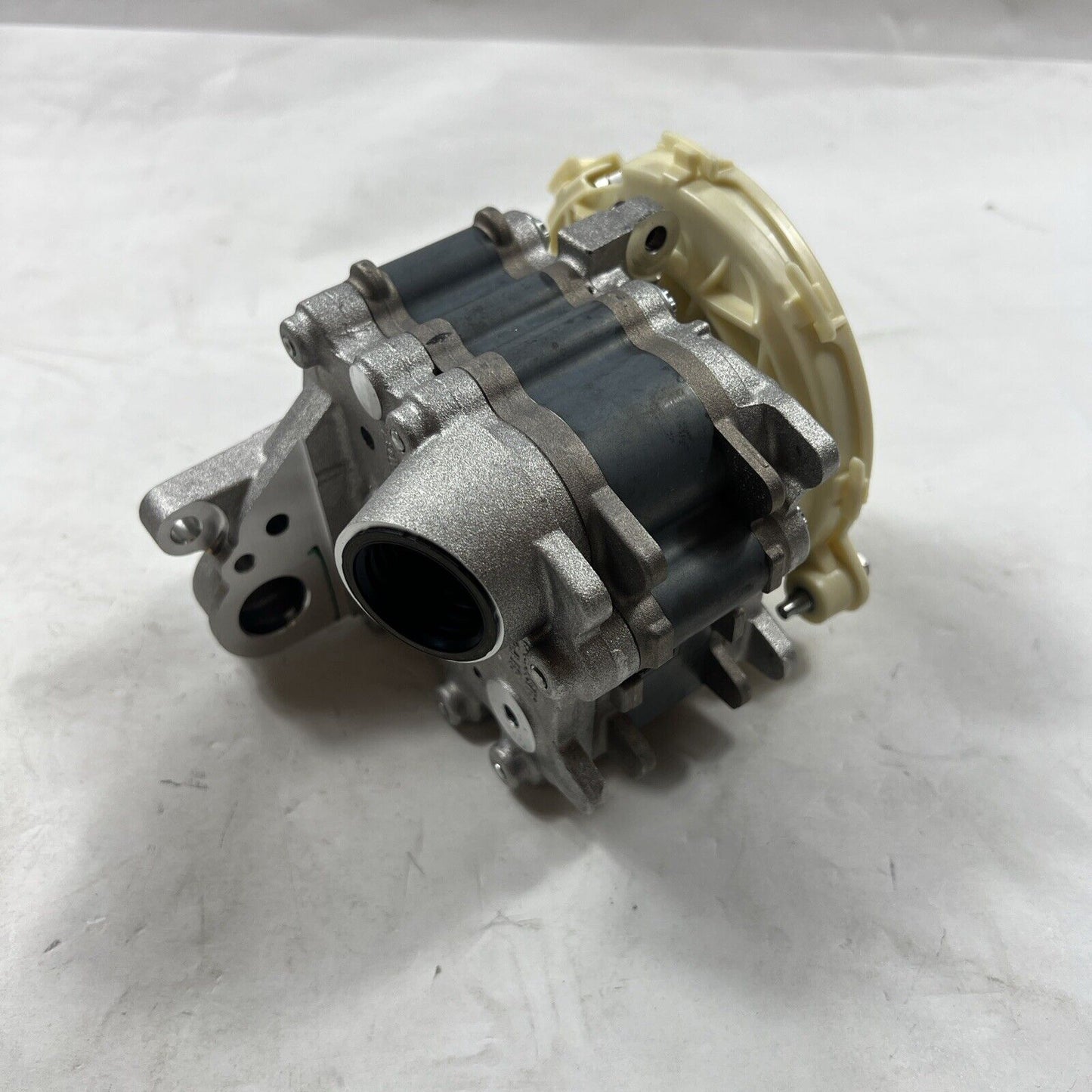 NEW Genuine OEM Ford Pump Assembly Oil LC3Z7A103A