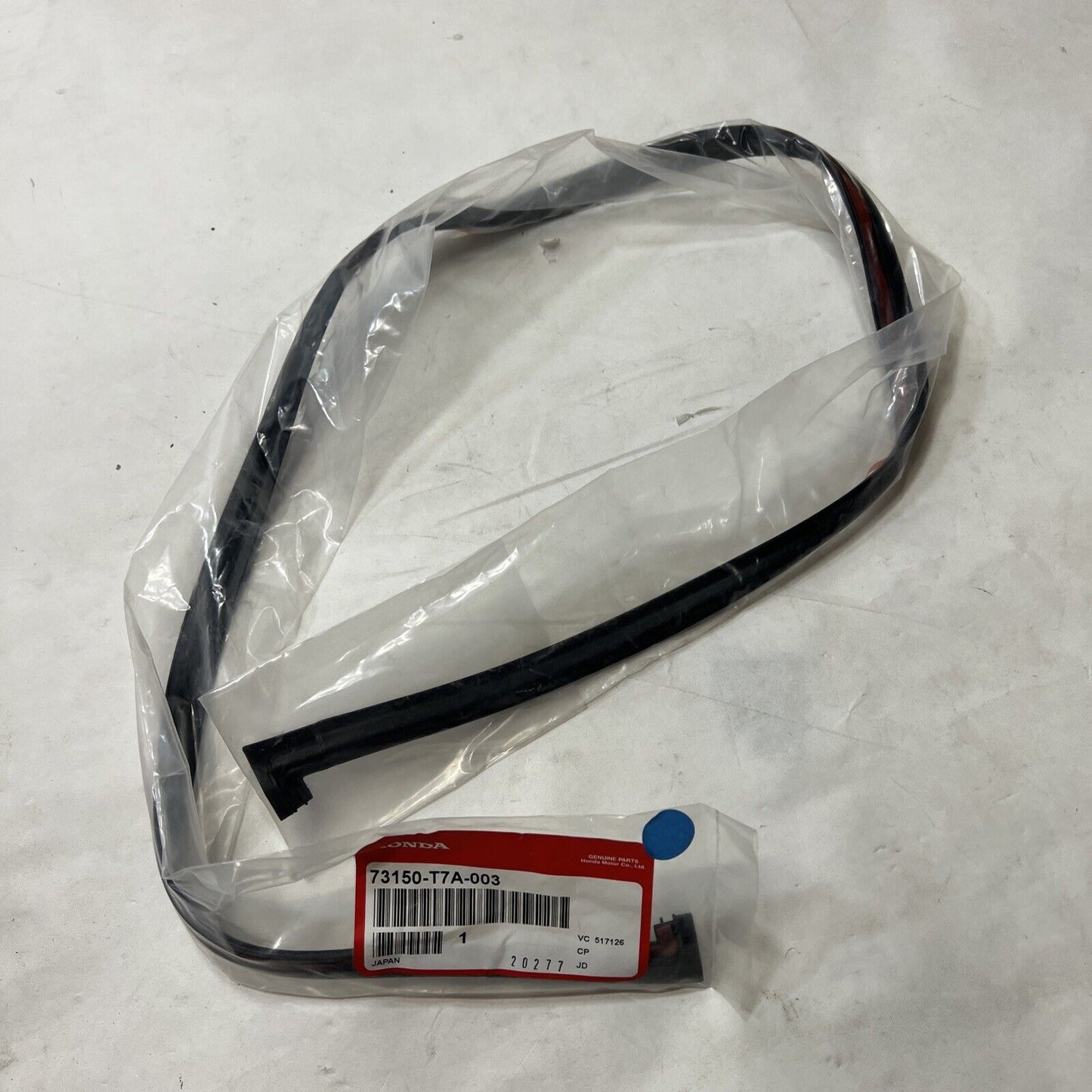 New OEM Honda Front Upper Windshield Molding  73150-T7A-003