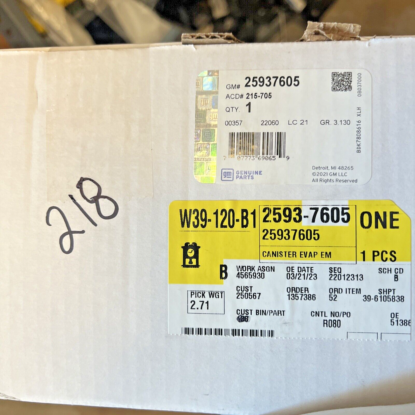 Genuine OEM GM Chevrolet Fuel Vapor Evaporator Emission Canister 11-16 25937605