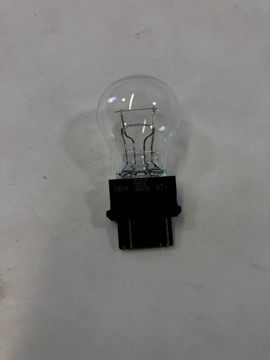 New OEM Mopar Light Bulb L0003057 Bulb