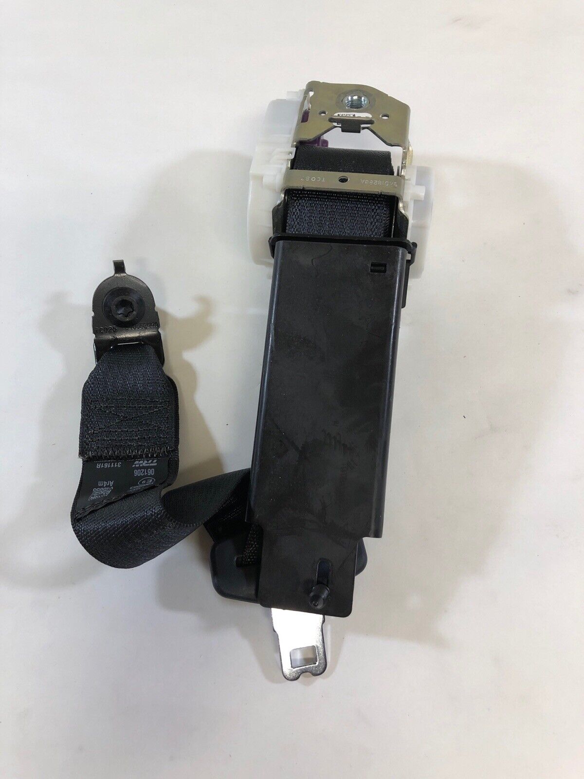 New OEM Mopar Seat Belt Center 2nd Row CBA0S231AA