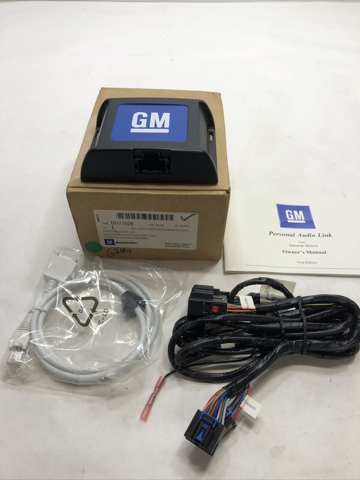 New Genuine OEM GM Personal Audio Link Kit 19171042 GMC Acadia