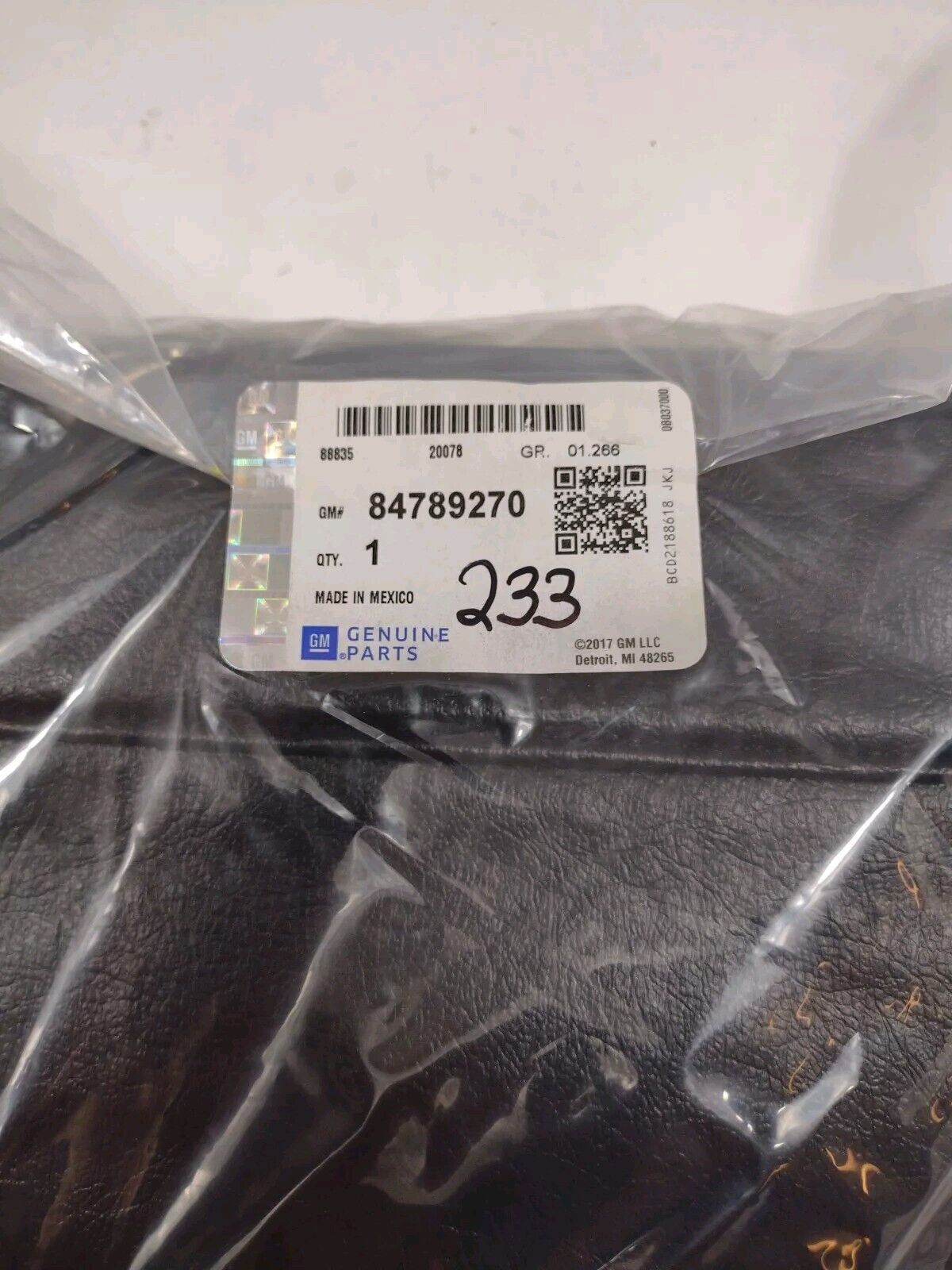 Genuine OEM GM Chevy Silverado 3500 HD Grille Cover 2020-2023 84789270