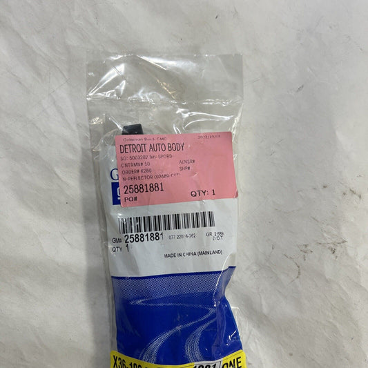 Genuine OEM GM SRX Left Driver Side Bumper Trim Reflector 2007-2016 25881881