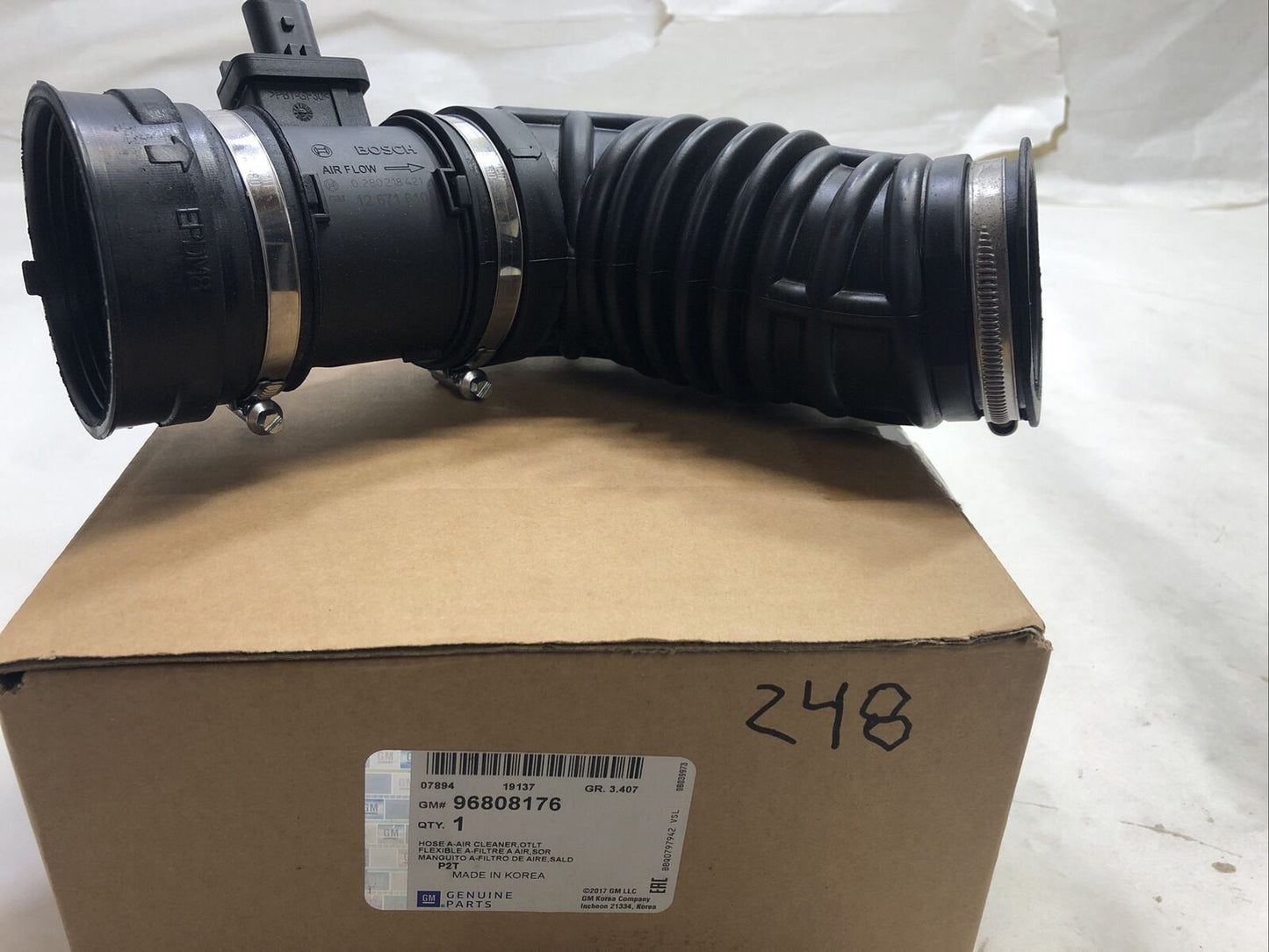 New OEM GM Engine Air Intake Hose Chevy Aveo 1.6L-L4 2009-11 GENUINE 96808176