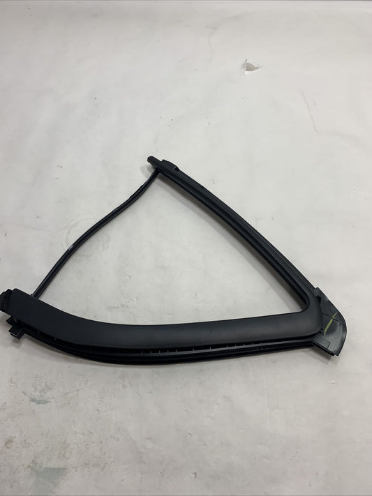 New OEM Nissan/INFINITI Vent Window Weatherstrip 82272-3BA0A